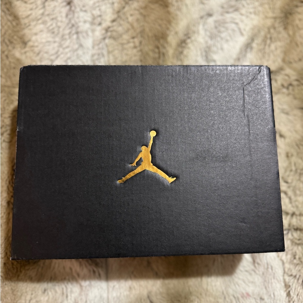 🔥 Jordan Black and Red High-Top Sneakers with Dynamic Design NIB Child 10 🔥 - Picture 5 of 6